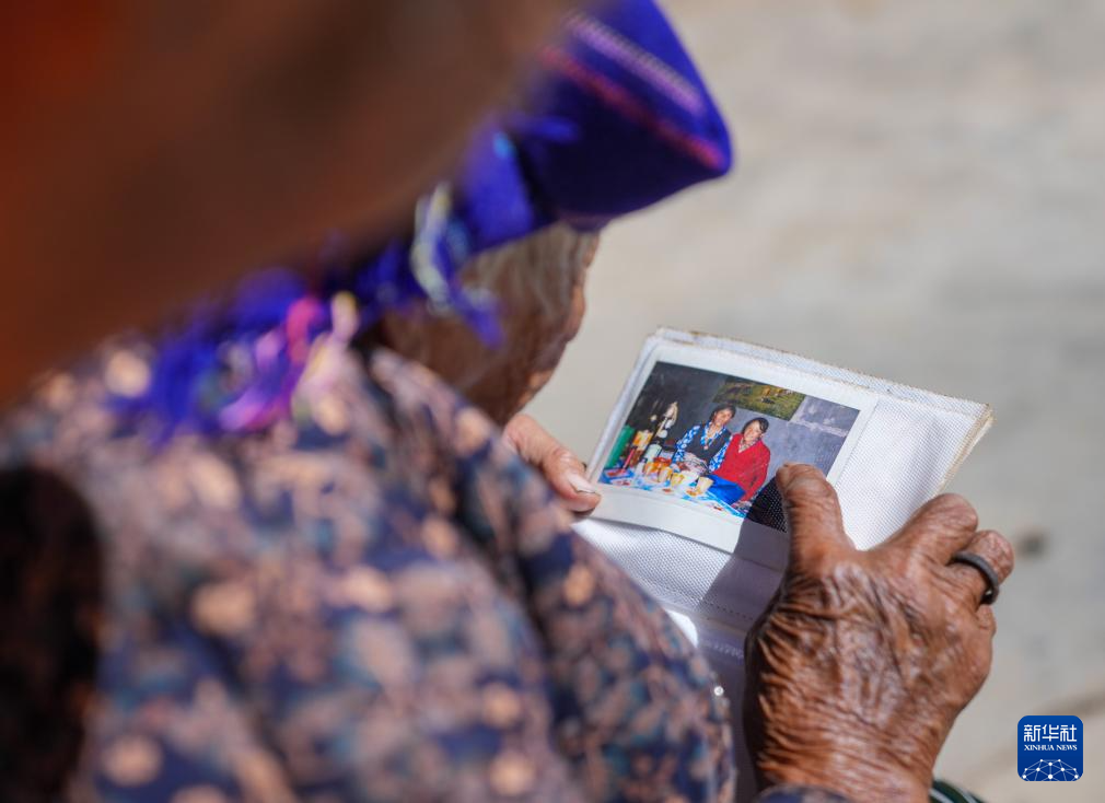 苦难和新生——西藏翻身农奴影像档案:贡觉曲珍