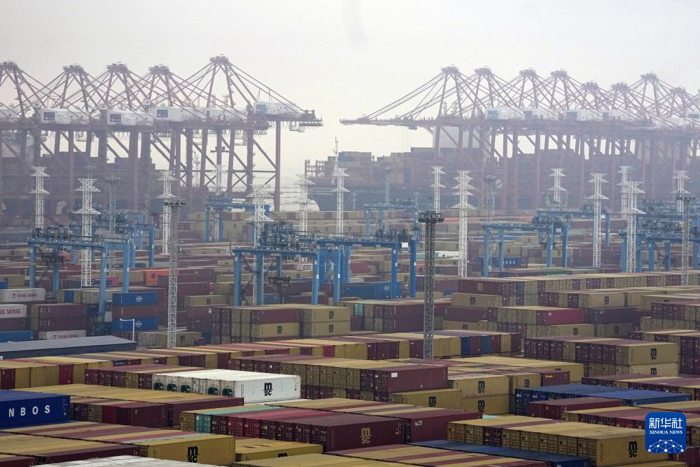 宁波舟山港:港区作业忙