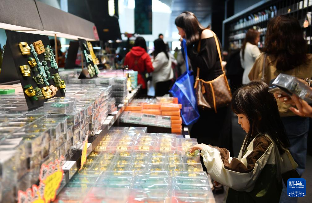 四川多地开启春假 三星堆博物馆迎来研学游高峰