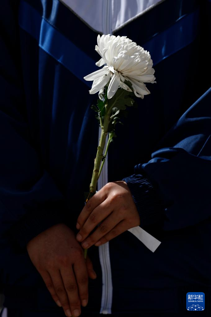 徒步百里祭英烈