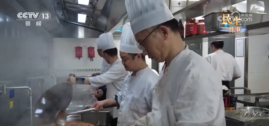 民生一件事 | “小”食堂折射“大”民生 城市温暖融入百姓幸福生活