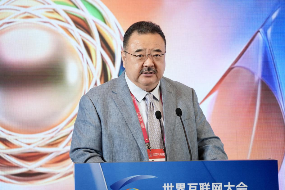 孟庆虎:医学手术专用机械臂可辅助所有骨科术式 孟庆虎:医学手术专用机械臂可辅助所有骨科术式