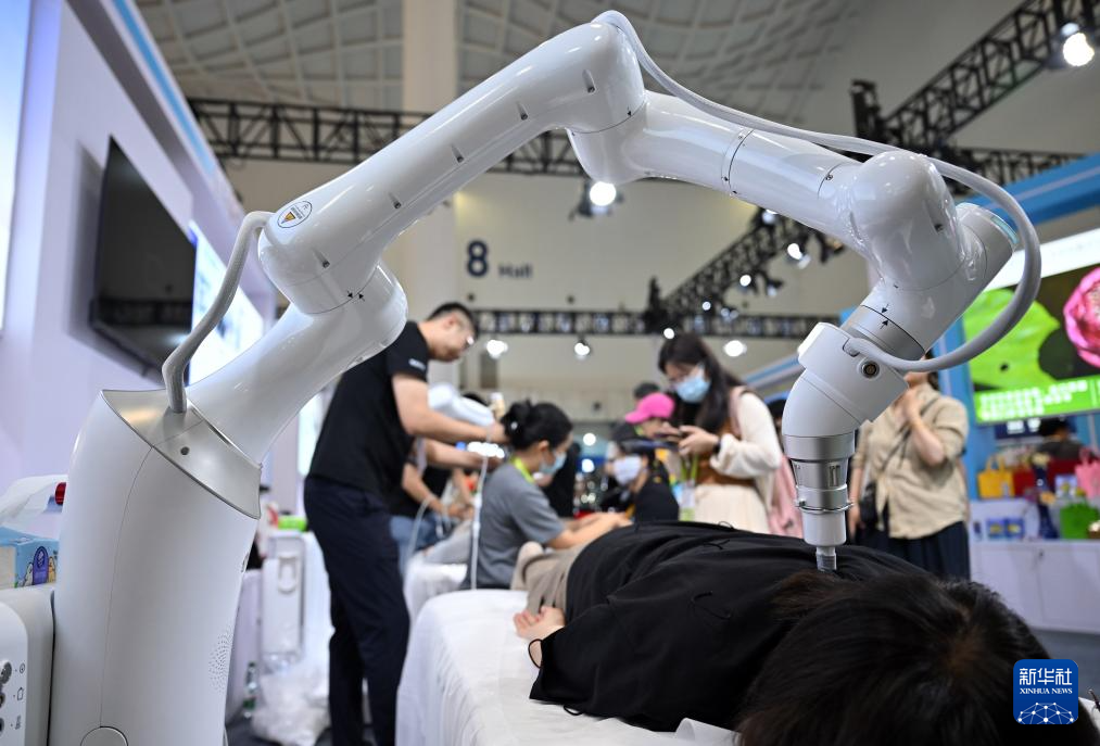 第六届消博会:AI绘就消费新图景