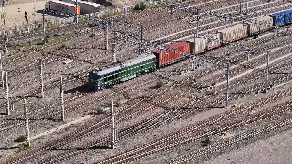 新疆霍尔果斯口岸今年通行中欧（中亚）班列突破3000列