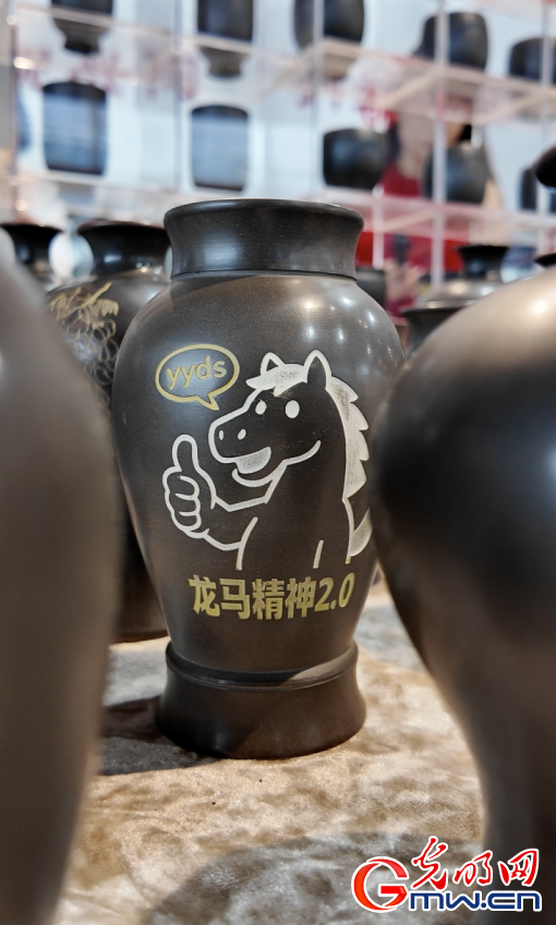 【开局之年看中国】1300年后,广西钦州坭兴陶为何还能火“出圈”? 【开局之年看中国】1300年后,广西钦州坭兴陶为何还能火“出圈”?