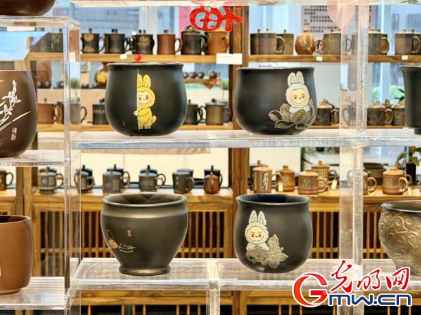 【开局之年看中国】1300年后,广西钦州坭兴陶为何还能火“出圈”? 【开局之年看中国】1300年后,广西钦州坭兴陶为何还能火“出圈”?