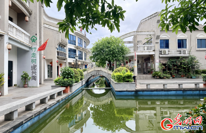 【开局之年看中国】1300年后,广西钦州坭兴陶为何还能火“出圈”? 【开局之年看中国】1300年后,广西钦州坭兴陶为何还能火“出圈”?