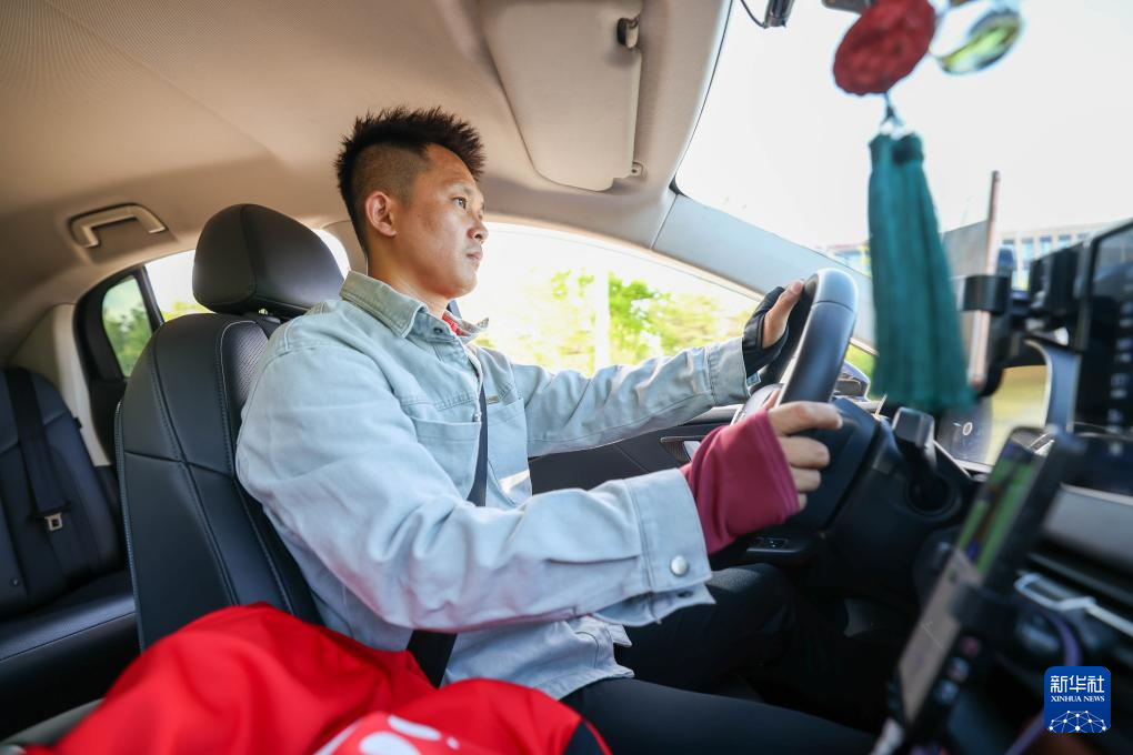 热爱,是他们的入场券——凡人英姿奔赴“东北超”