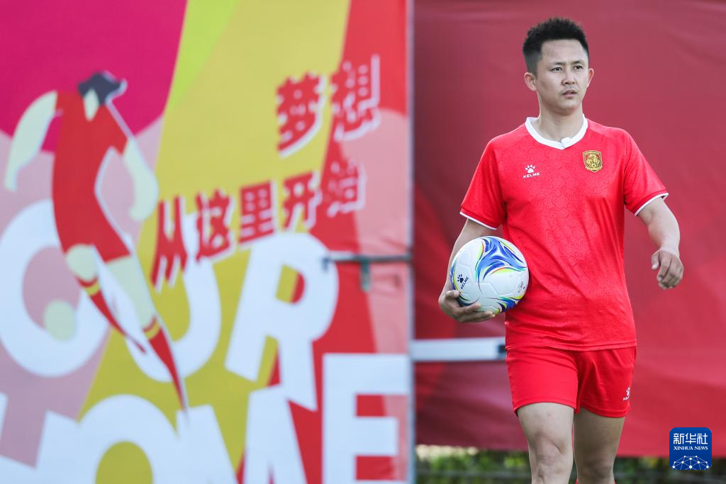 热爱,是他们的入场券——凡人英姿奔赴“东北超”