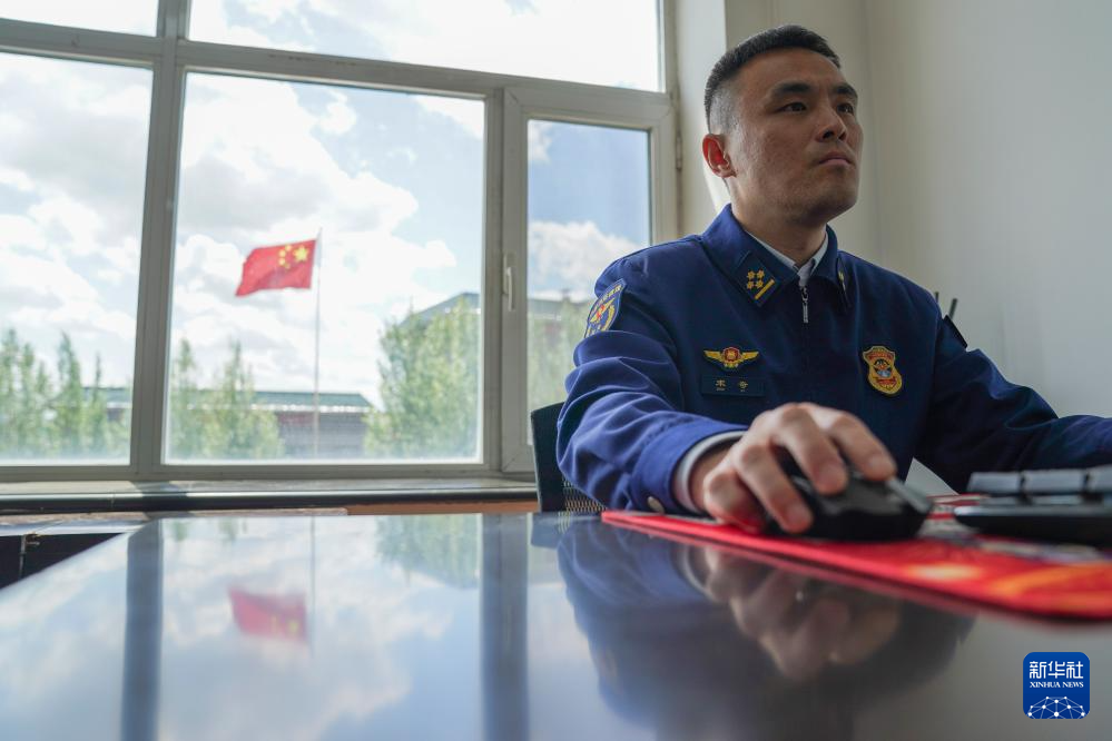 热爱,是他们的入场券——凡人英姿奔赴“东北超”