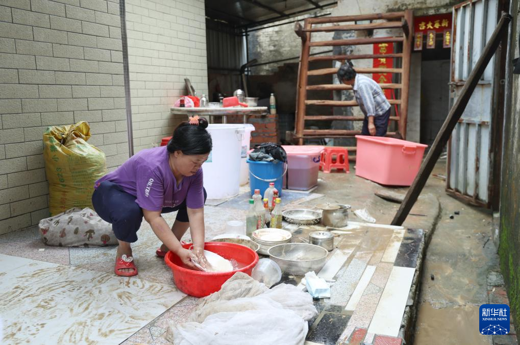 广东阳江:抢险救灾 恢复生产