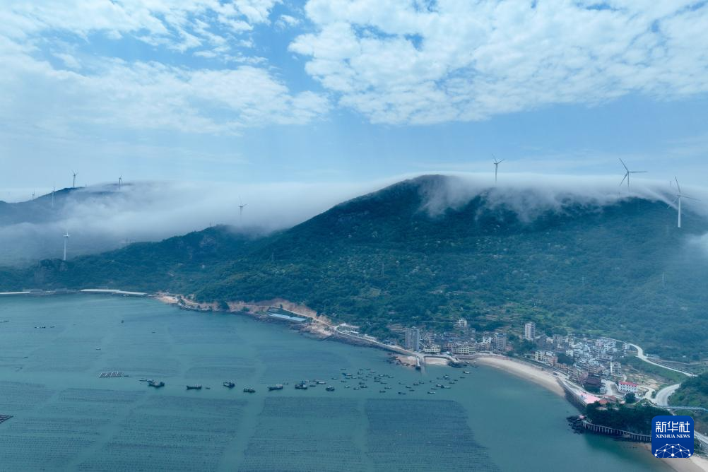 福建连江:云雾中的风电场