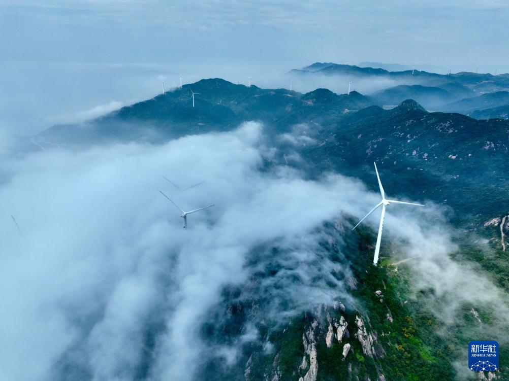 福建连江:云雾中的风电场