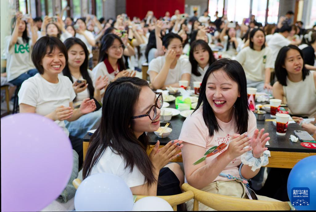 东北农业大学“上车饺子”送别毕业生