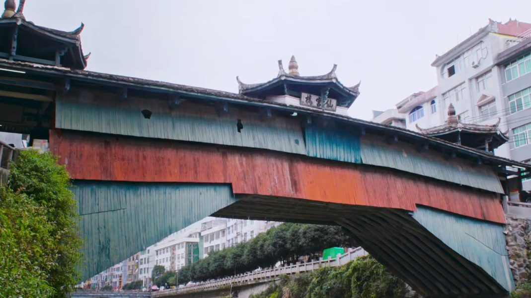 文化中国行·文博日历丨不用一钉一铁!世界上单孔跨度最大的古代木拱廊桥是如何建造的?