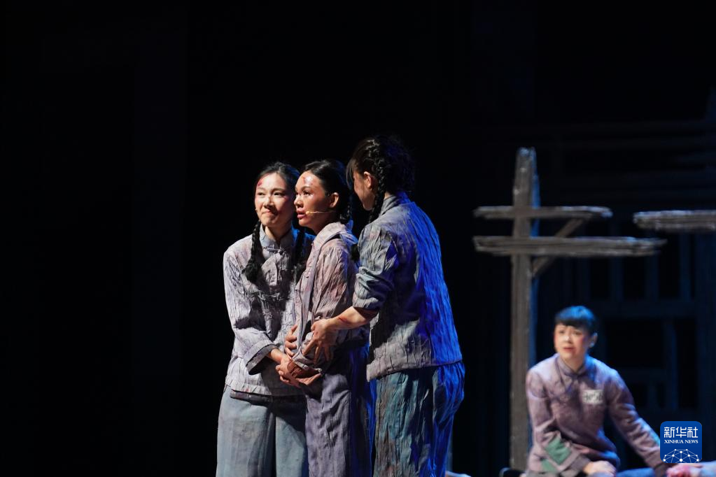 经典话剧《红岩》在南昌上演