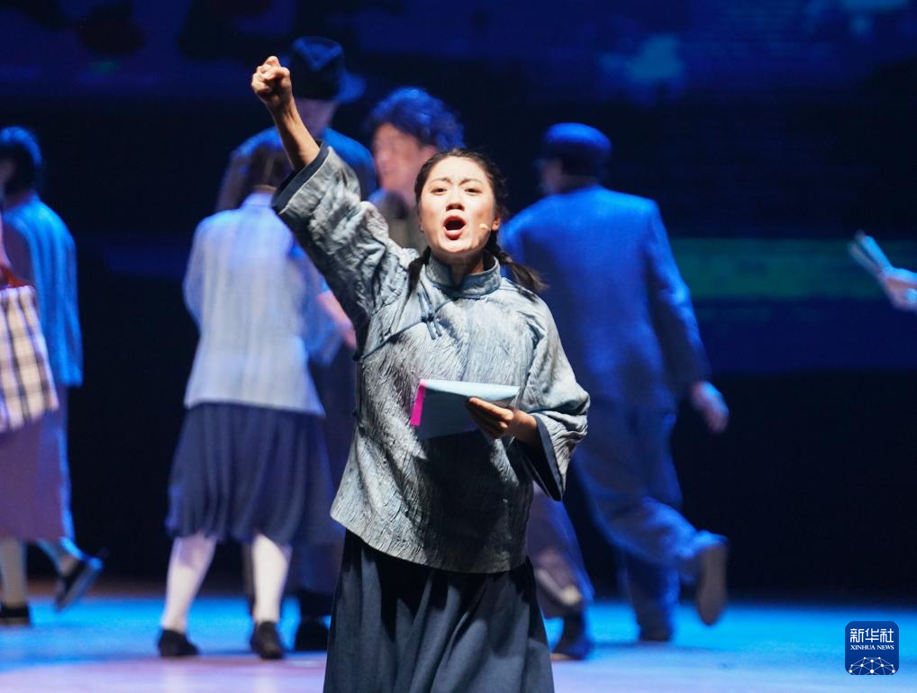 经典话剧《红岩》在南昌上演