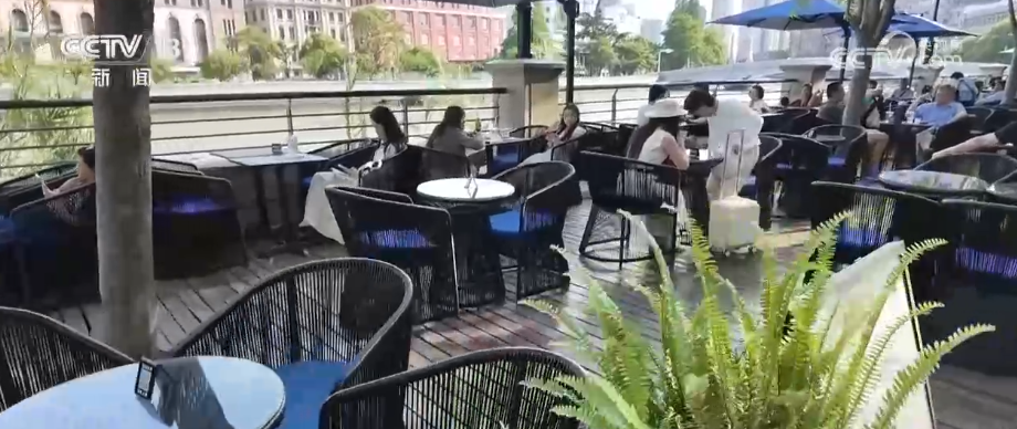 “规则先行”激活夏日消费“新”潜力 外摆经济在有序中火热“升温”
