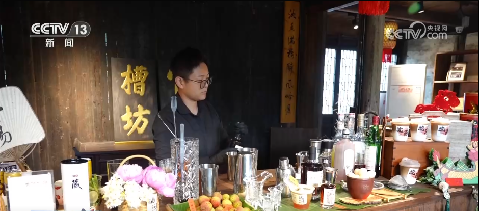赛龙舟、挂艾草、品美食,仪式感满满!N种方式“解锁”端午民俗