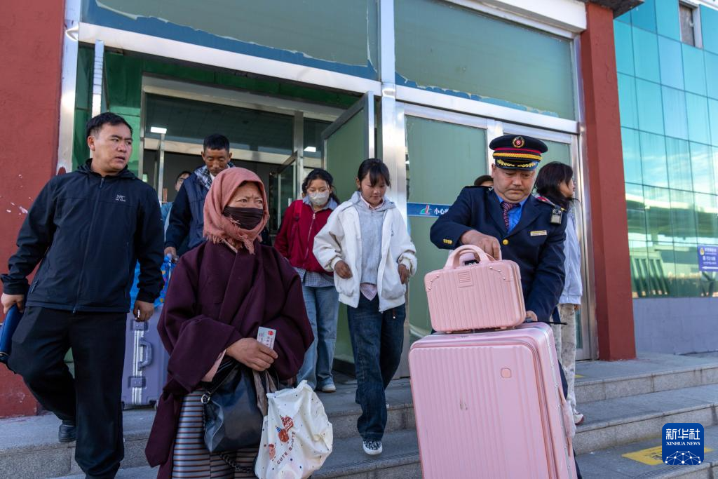 青藏铁路那曲站:20年累计到发旅客近900万人次