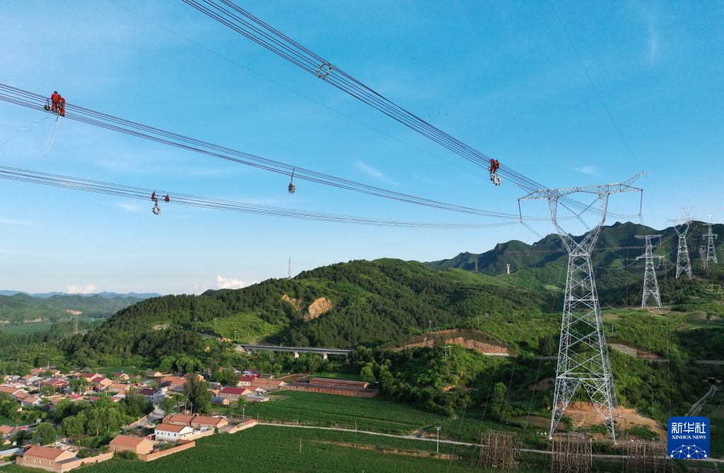 大同—怀来—天津南1000千伏特高压输电线路工程施工忙