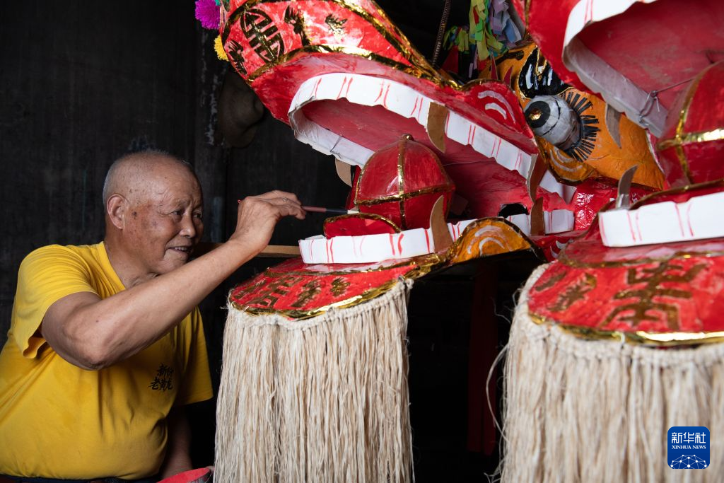 龙舟竞渡桃花潭 文旅焕新山水间