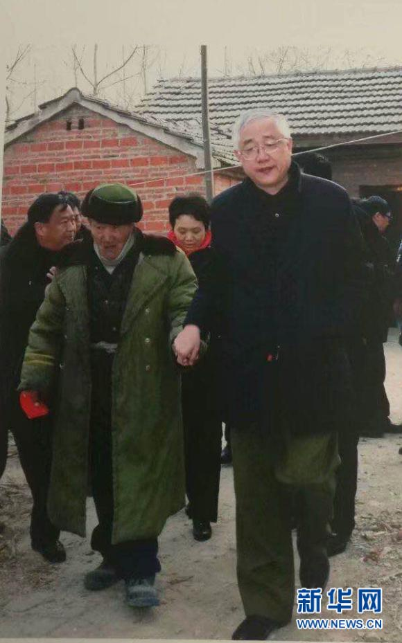 革命后代李宏塔:传承红色家风 坚守为民初心 革命后代李宏塔:传承红色家风 坚守为民初心