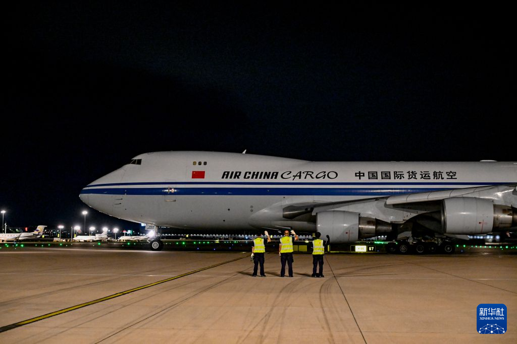 中国政府援助委内瑞拉首批紧急人道主义救灾物资启运