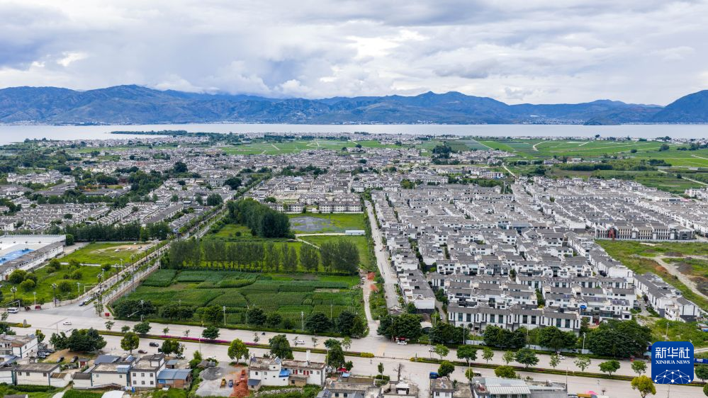 滇藏公路通车50周年:山河之间 长路向前