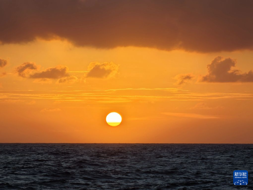 海上夕阳美