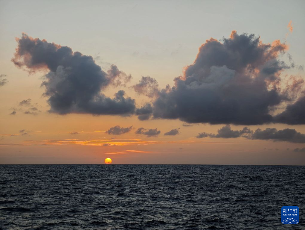 海上夕阳美