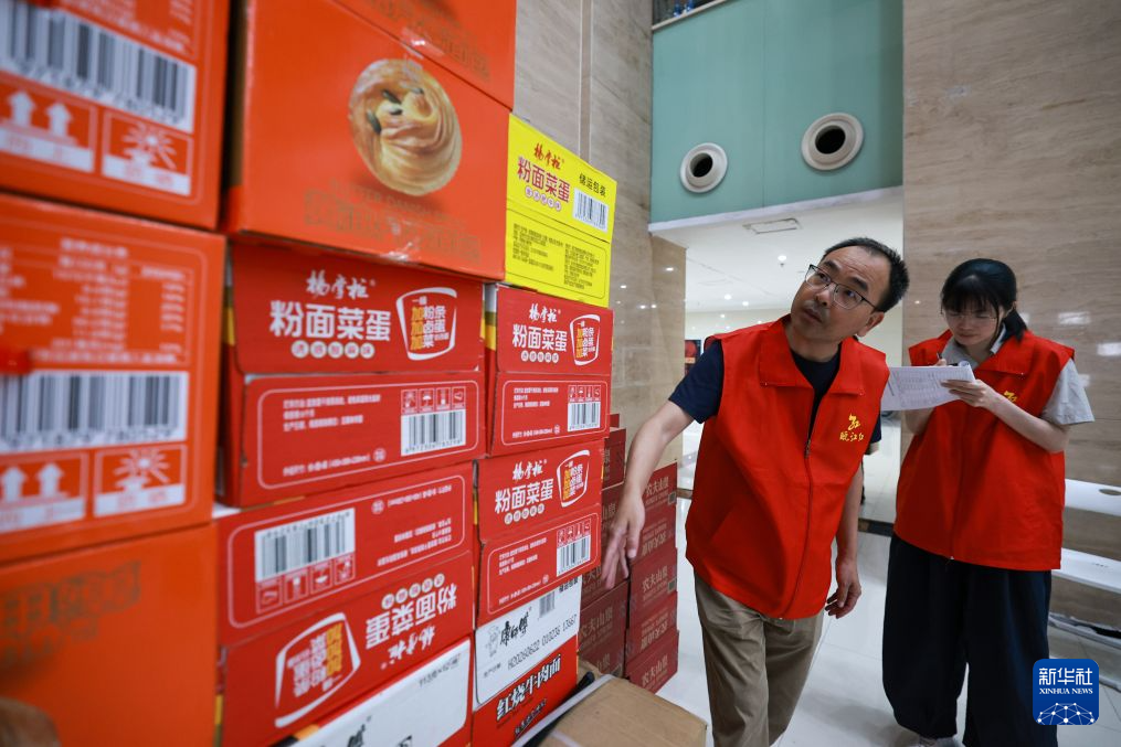 台风“巴威”带来风雨影响 多地全力部署筑牢防线