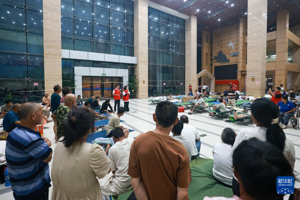 台风“巴威”带来风雨影响 多地全力部署筑牢防线