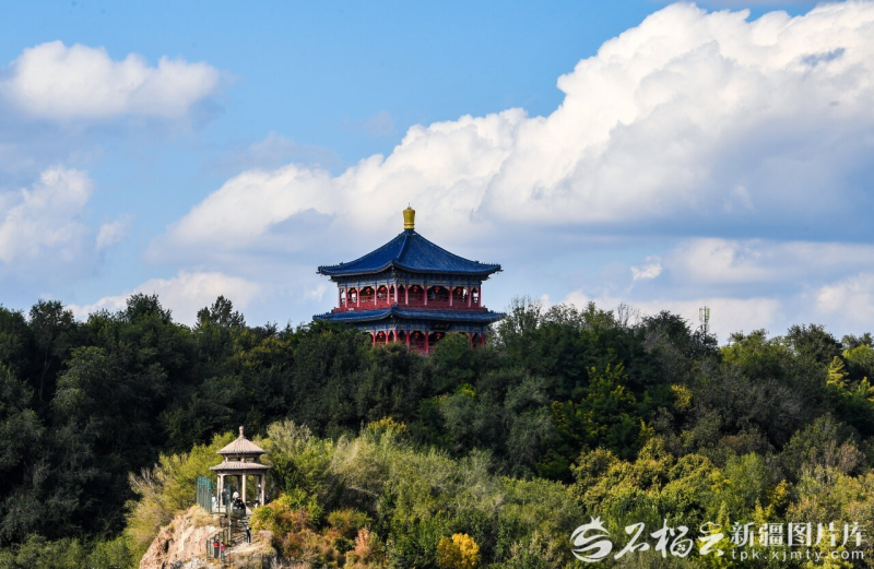 美丽中国新疆行丨天山北坡,蓝天常驻