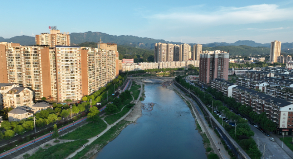 松桃:设置亲水区以“疏”防溺水