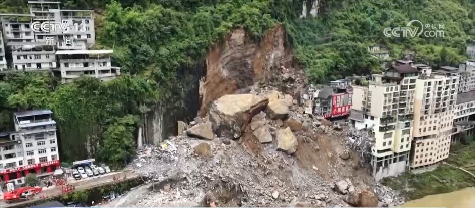 重庆彭水山体崩塌搜救持续进行 120余名专家现场协助救援处置