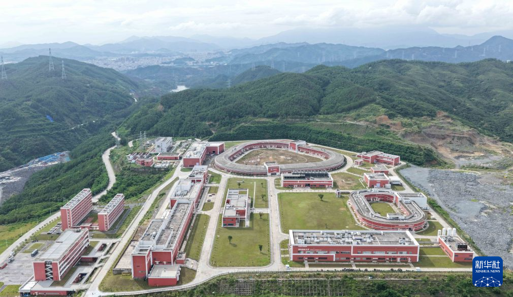 大科学装置强流重离子加速器投入试运行