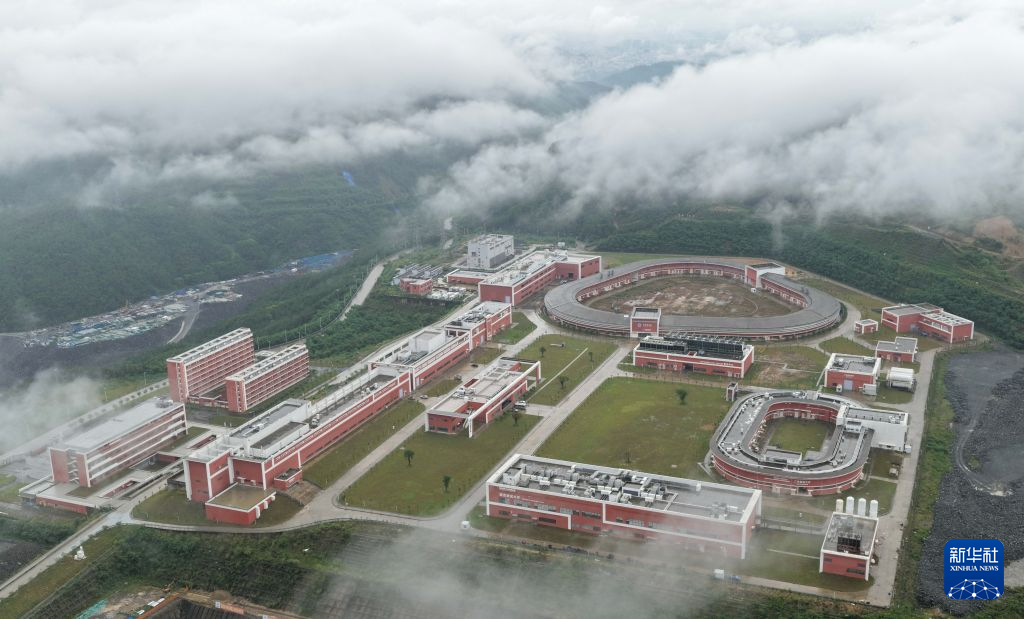 大科学装置强流重离子加速器投入试运行