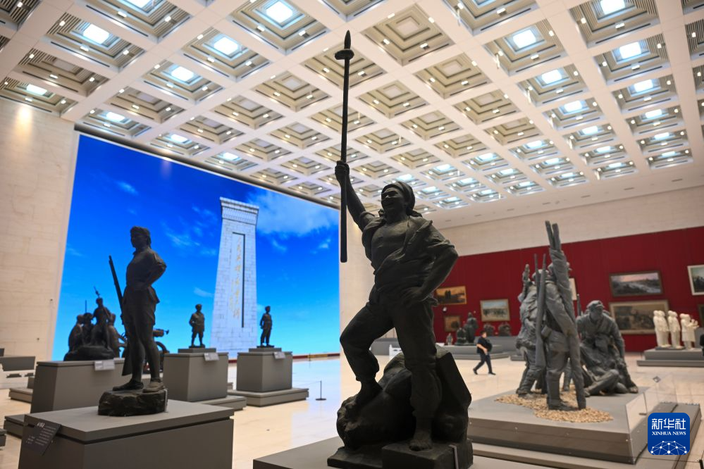 “人民·丰碑——中国国家博物馆馆藏经典美术作品展”在国博举行