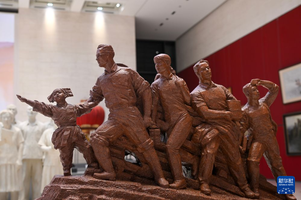 “人民·丰碑——中国国家博物馆馆藏经典美术作品展”在国博举行