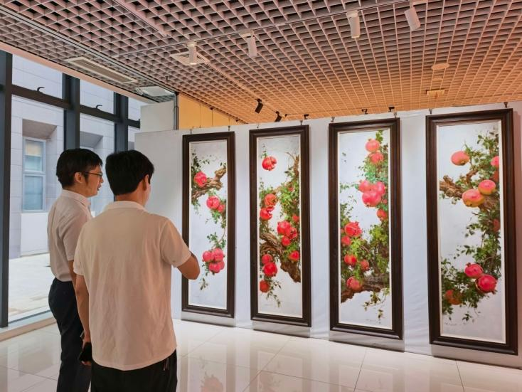 一颗石榴的“品牌之路”——中国传媒大学师生枣庄研学纪实 一颗石榴的“品牌之路”——中国传媒大学师生枣庄研学纪实