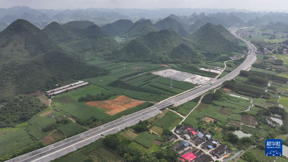 广西:皇柳高速建成通车