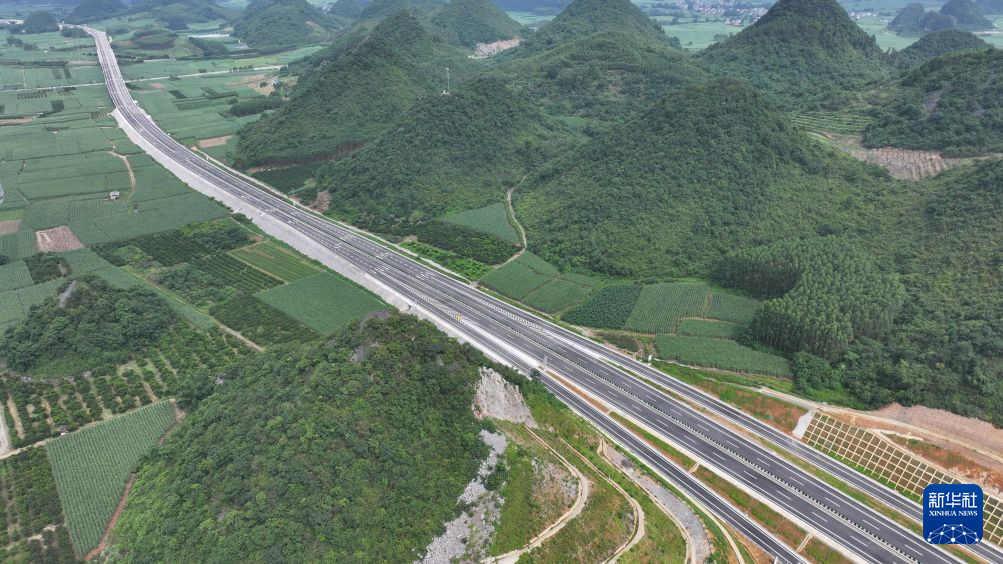 广西:皇柳高速建成通车