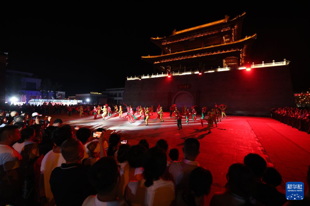 陕西延安:红色演艺点亮暑期夜经济