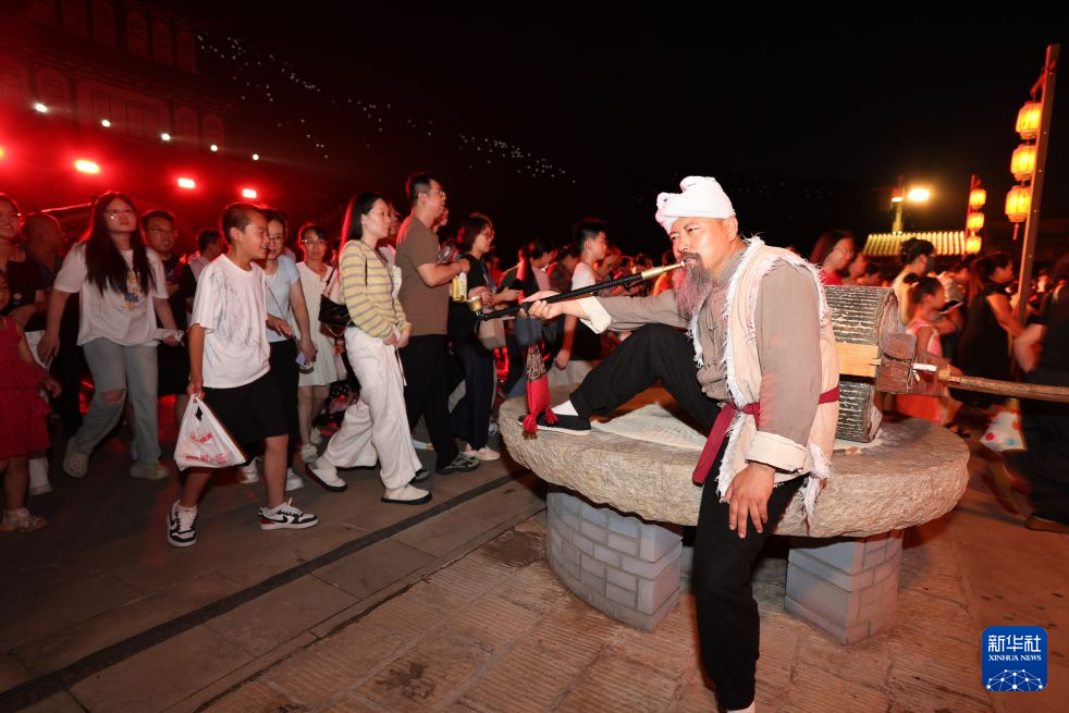 陕西延安:红色演艺点亮暑期夜经济