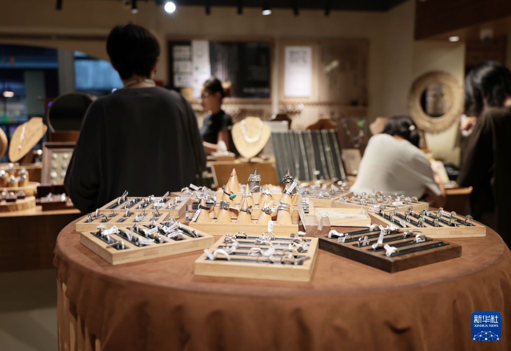 沈阳:老厂房变身文艺新空间
