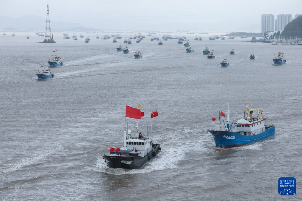 浙江舟山:东海开渔 千帆出海
