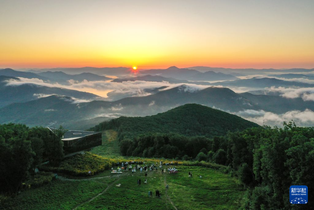 吉林:银装换绿装 滑雪场解锁“夏季运营”文旅新体验