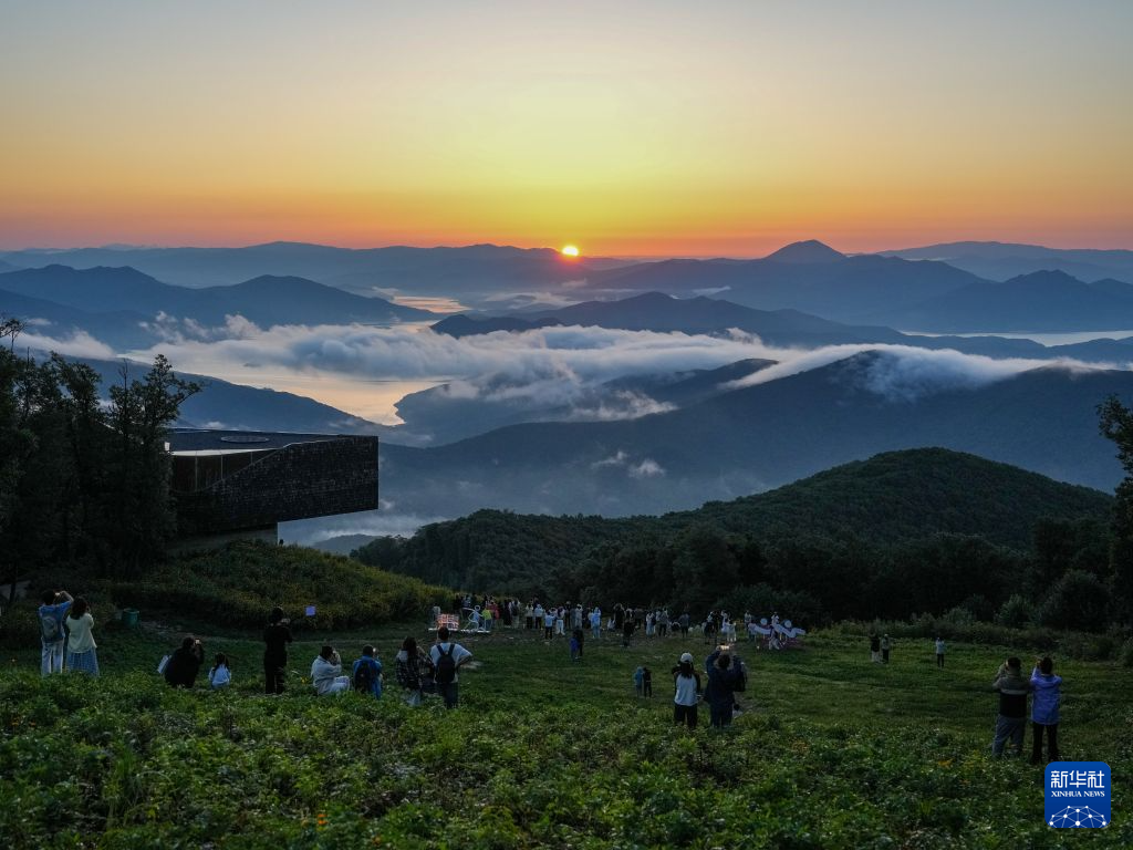 吉林:银装换绿装 滑雪场解锁“夏季运营”文旅新体验