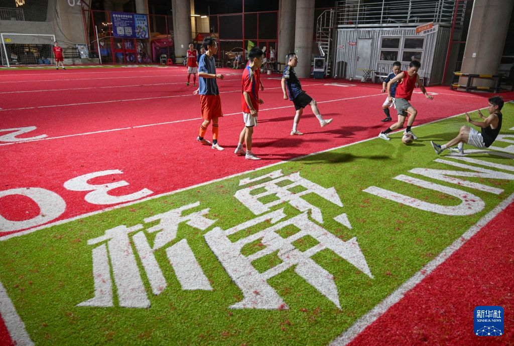 重庆:昔日桥下“边角料” 变身多功能微空间